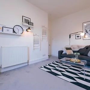 Stylish And Comfortable City Centre Apartment